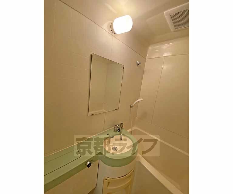 洗面設備　ユニットバスの洗面です。