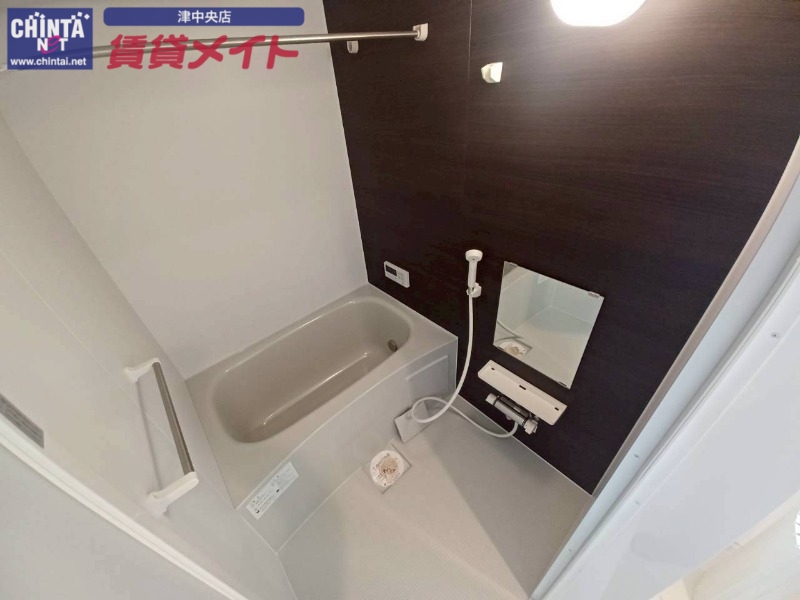 バス・シャワールーム　同物件別室の画像です