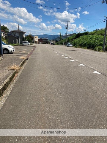 その他　前面道路（その他）まで0m