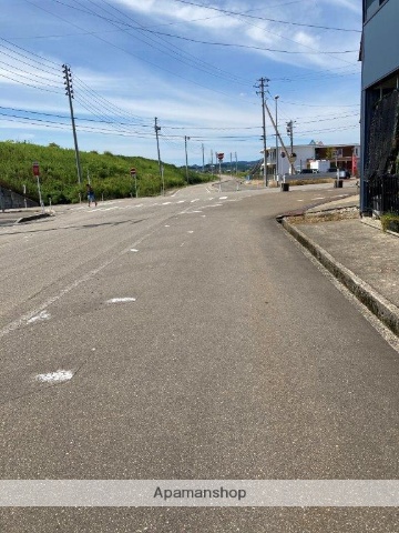 その他　前面道路（その他）まで0m