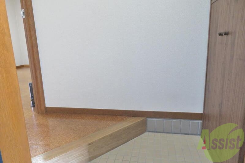 収納　玄関横にはシューズボックスが備わっております。