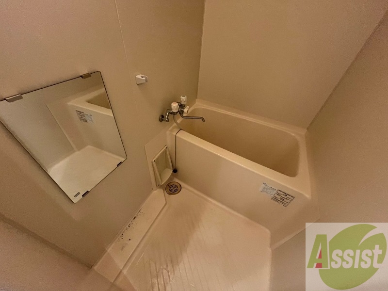 バス・シャワールーム　お風呂になります。一日の疲れを癒してくださいね。