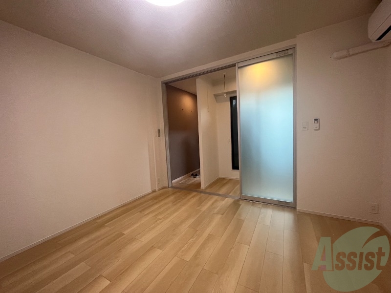 その他部屋・スペース　９．８帖の洋室です。生活のメインとなる部屋ですね。