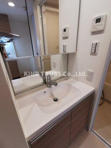 洗面設備　脱衣スペースもあります