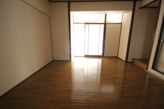 居室・リビング　※別号室の写真です