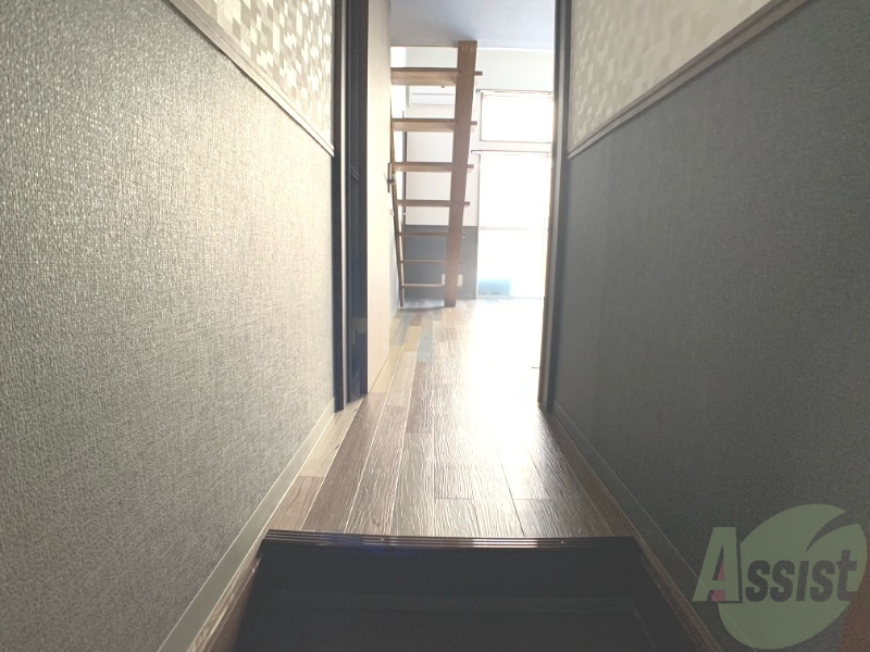 玄関　玄関になります。毎日の出入りはこちらから！