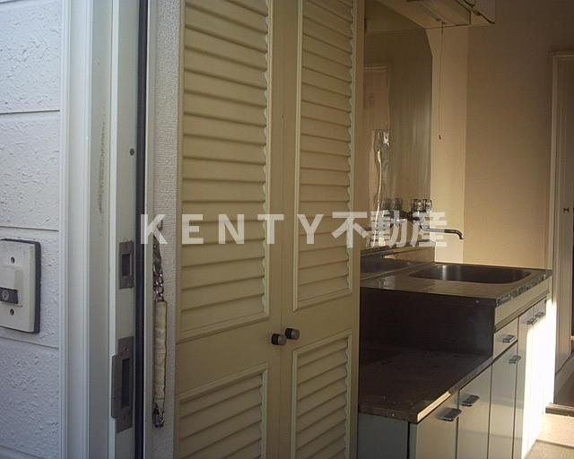 玄関　収納もある玄関です