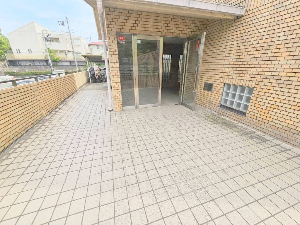 エントランス　エントランス