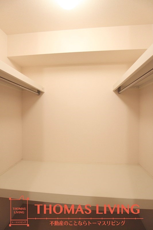 バルコニー　大容量のウォークインクローゼットです。