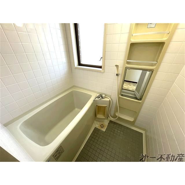 バス・シャワールーム　バスルーム