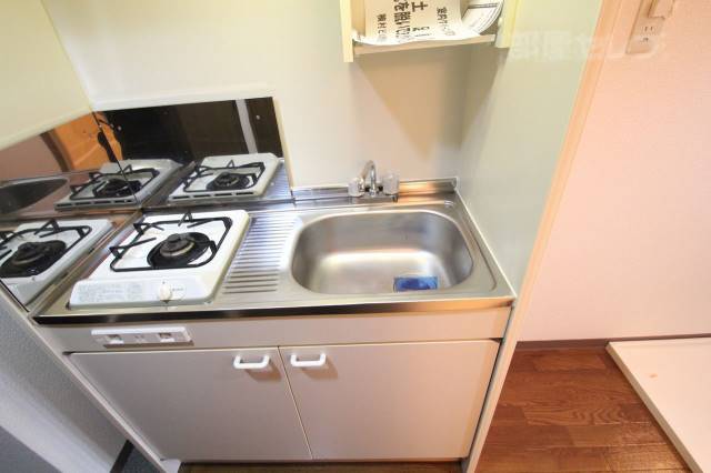 キッチン　＊４０３号室内装写真参照