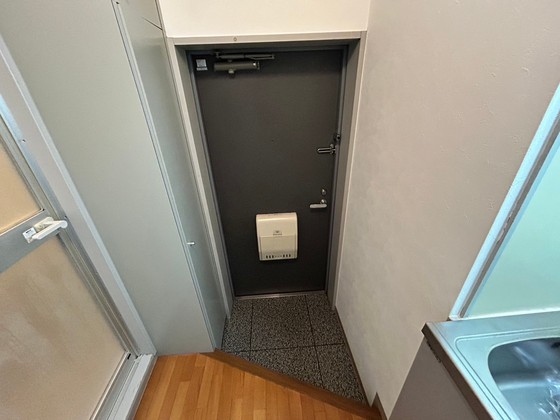 玄関　※別部屋の写真です。