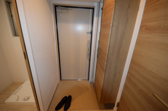 玄関　※同ハウスメーカー施工の類似物件参考写真です
