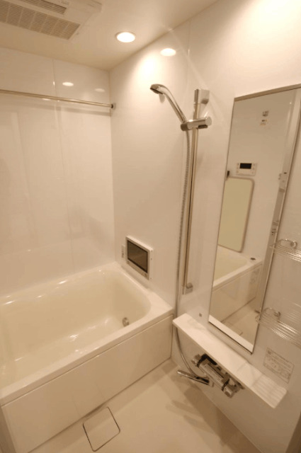 バス・シャワールーム　※別部屋参考写真