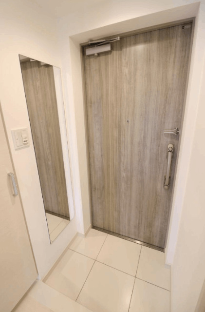 玄関　※別部屋参考写真