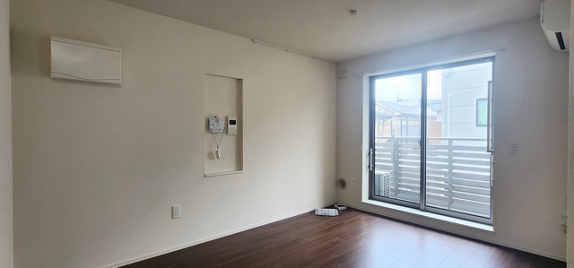 居室・リビング　広いリビングはゆったりくつろげる憩いの空間♪