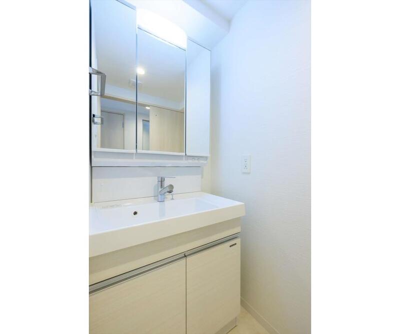 洗面設備　同マンション別部屋：参考写真