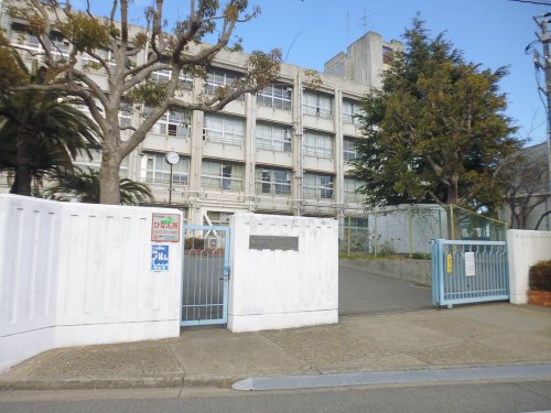 中学校　明石市立江井島中学校（中学校）まで1465m