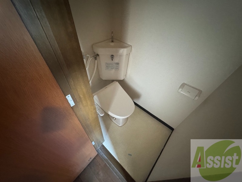 トイレ　こちらはトイレです。清潔感があり、安心して使用できます。