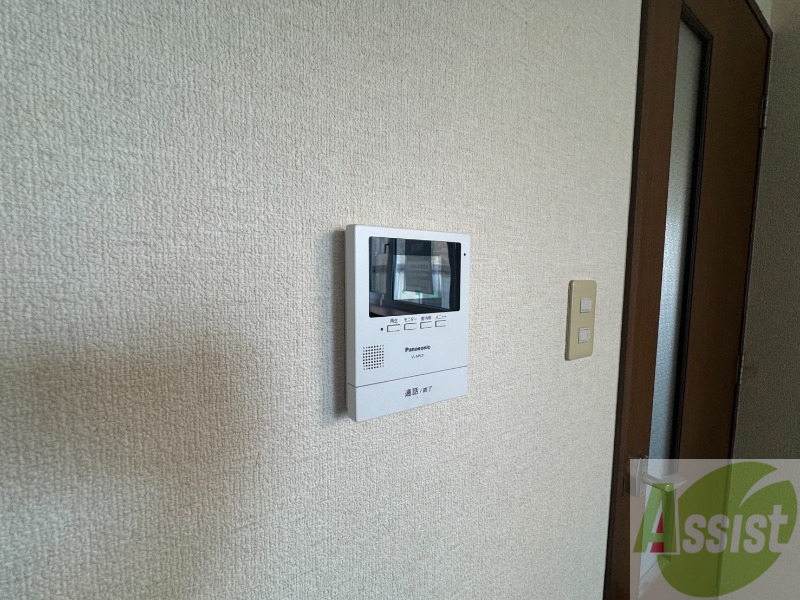 セキュリティ　ＴＶモニター付インターホンです。来客者の顔が見えるので安心！