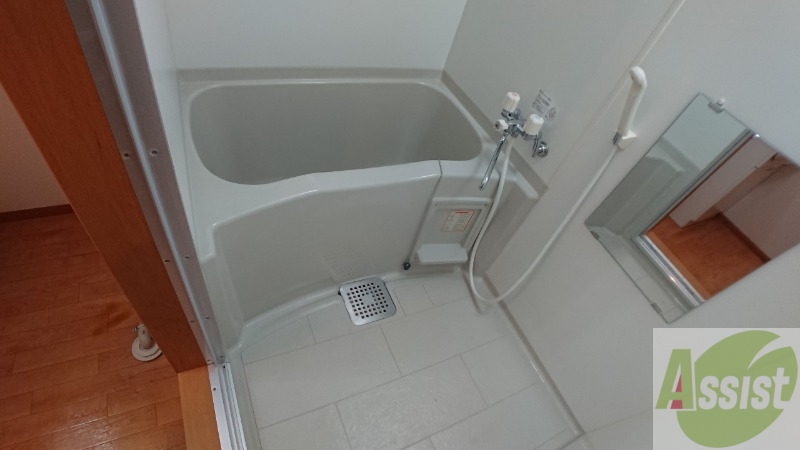 バス・シャワールーム　お風呂です。ゆっくりお風呂につかるのも体に良いですね～