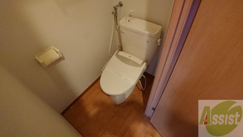 トイレ　ウォシュレット機能がついたトイレ。安心して使用できますね。