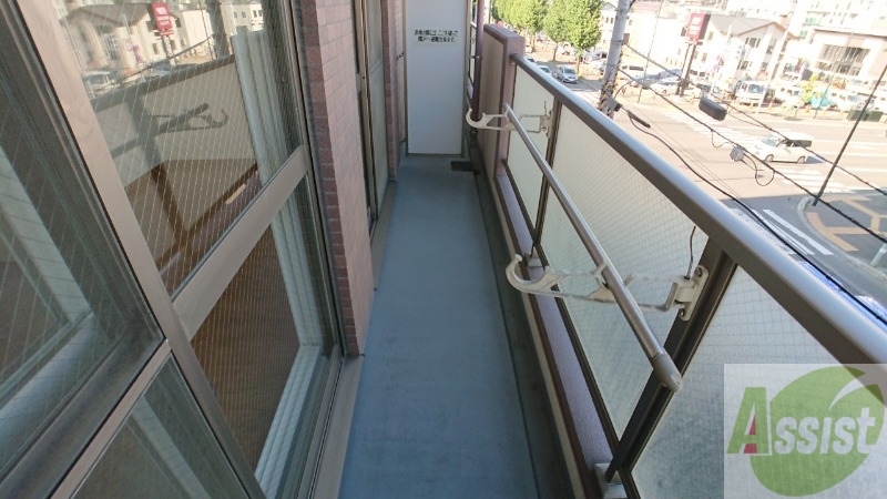 バルコニー　バルコニーです。天気の良い日には外干しができます！