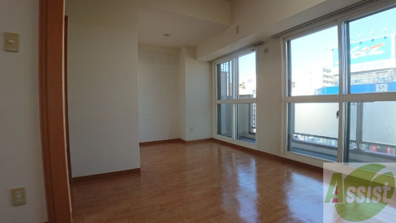 居室・リビング　広くてキレイなお部屋が広がっていて、充実した生活が送れそう。