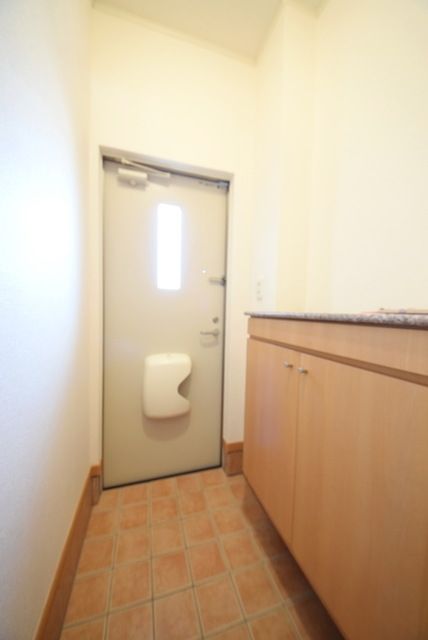 玄関　お部屋探しは【タウンハウジング千葉店】にお任せ下さい♪