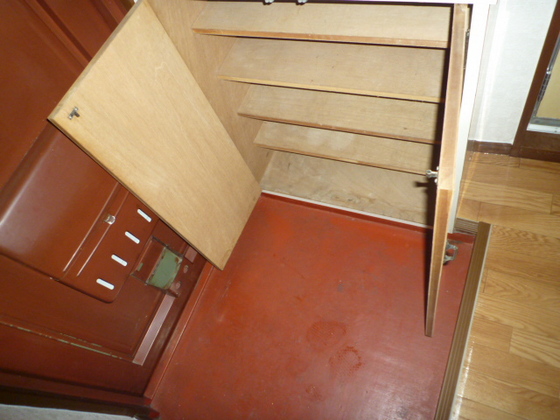 玄関　別室の写真を使用しております。実際のお部屋とは異なる場合がご