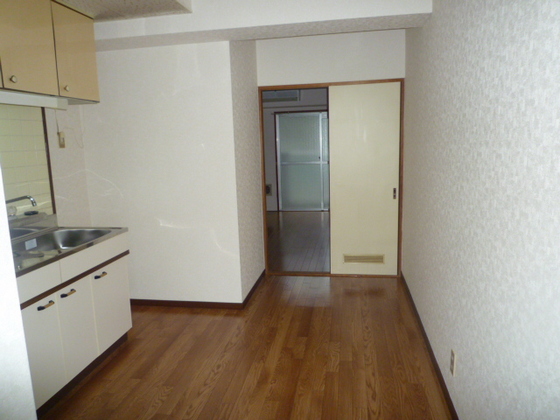 居室・リビング　別室の写真を使用しております。実際のお部屋とは異なる場合がご