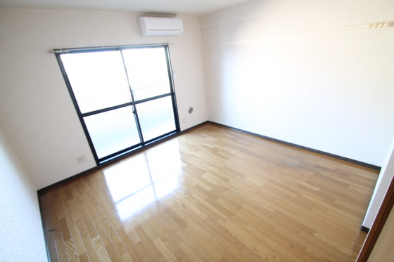 居室・リビング　※別部屋の写真を掲載しております。ご了承ください。