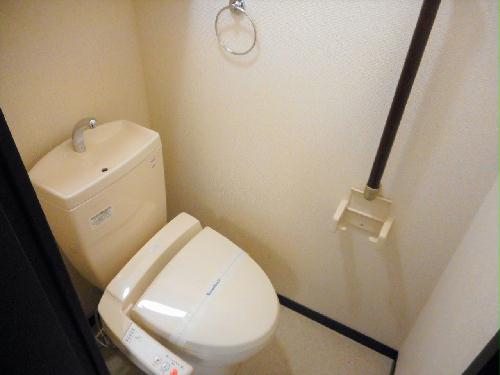 トイレ　温水洗浄便座