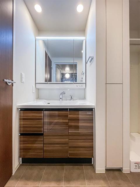 洗面設備　※写真は同タイプ住戸です。