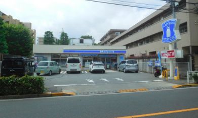 コンビニ　ローソン 武蔵野桜堤二丁目店（コンビニ）まで717m