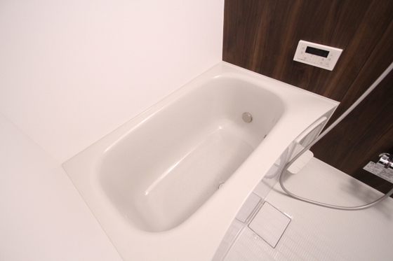 バス・シャワールーム　※別部屋の写真です