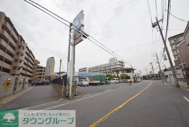 コンビニ　ローソン川口元郷1丁目店（コンビニ）まで499m