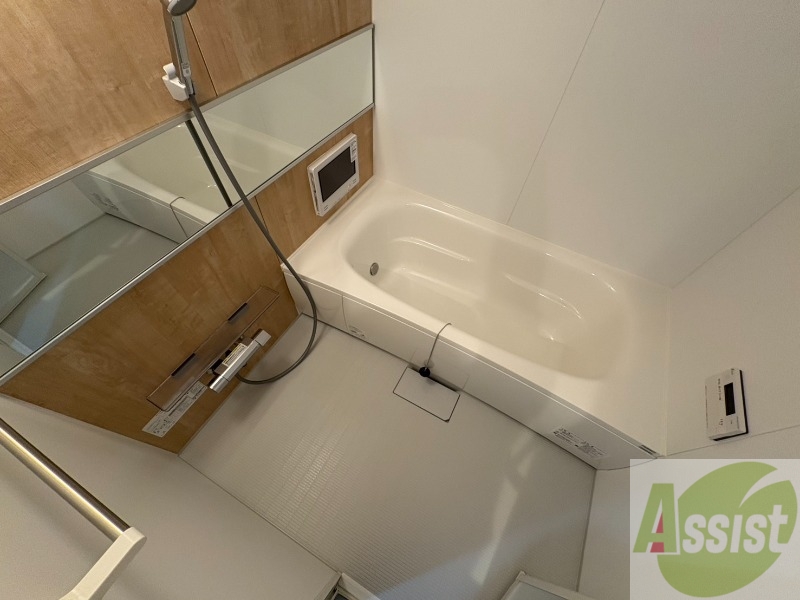 バス・シャワールーム　お風呂になります。一日の疲れを癒してくださいね。