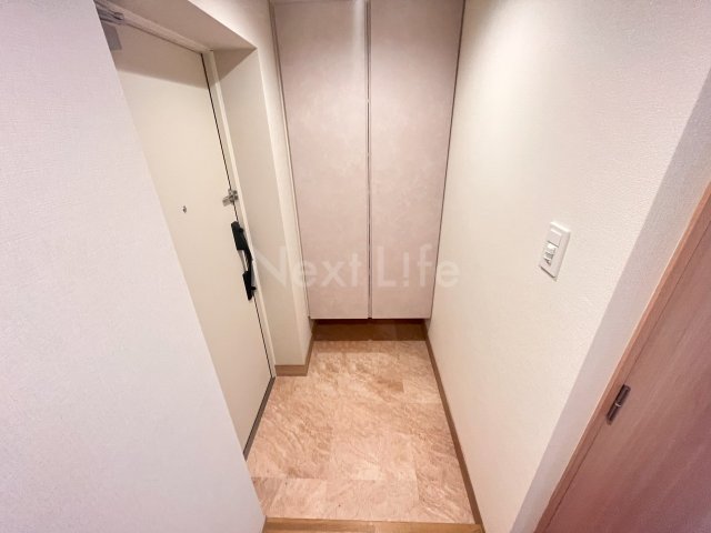 玄関　ラグゼナ八王子寺町