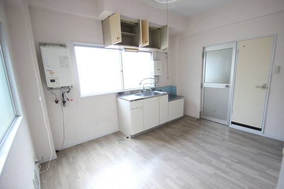 キッチン　※別号室の写真です