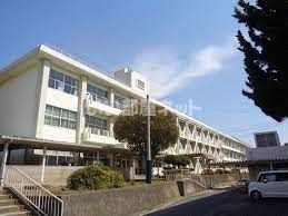 中学校　下関市立東部中学校（中学校）まで611m