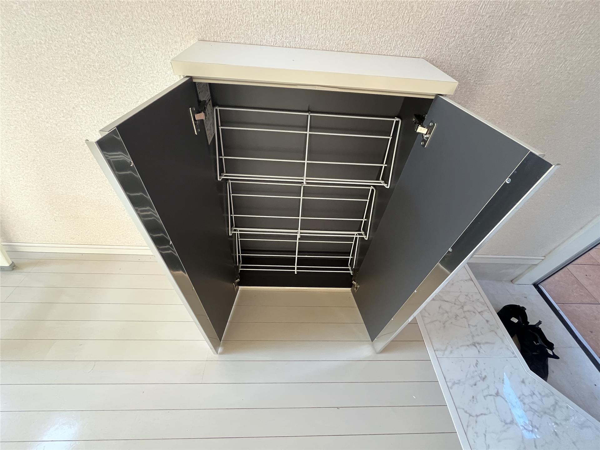 収納　シューズボックス