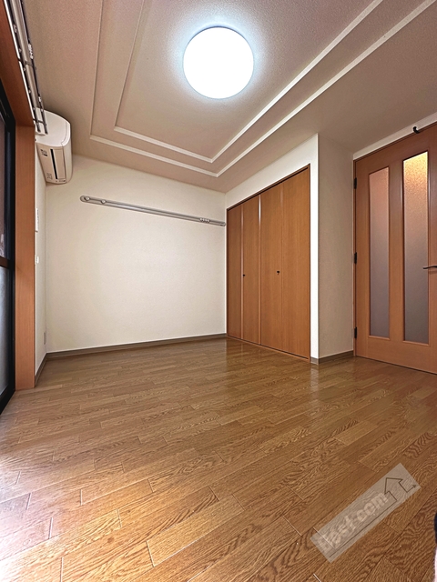 居室・リビング　エアコン・照明・ピクチャーレール付き