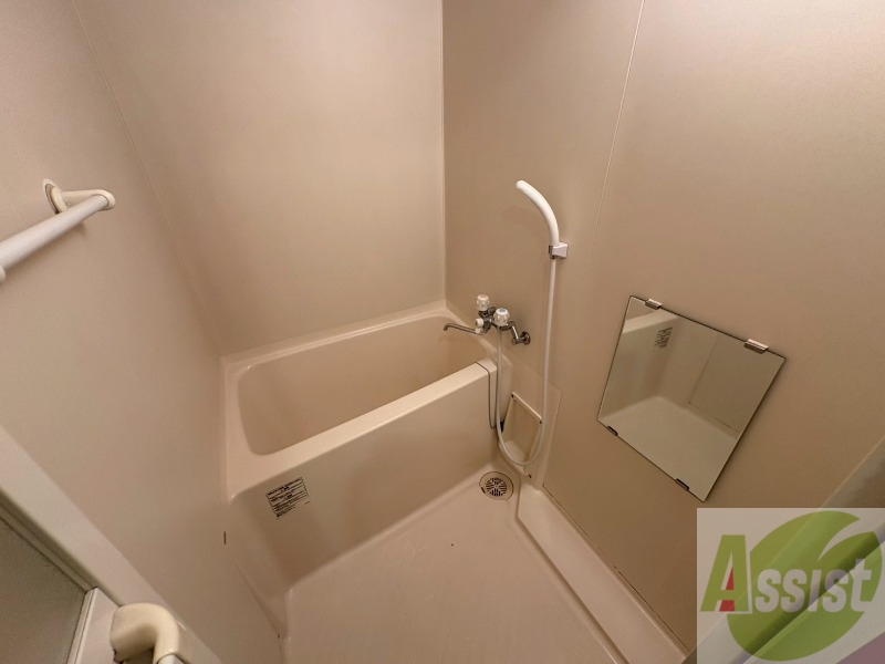 バス・シャワールーム　お風呂になります。一日の疲れを癒してくださいね。