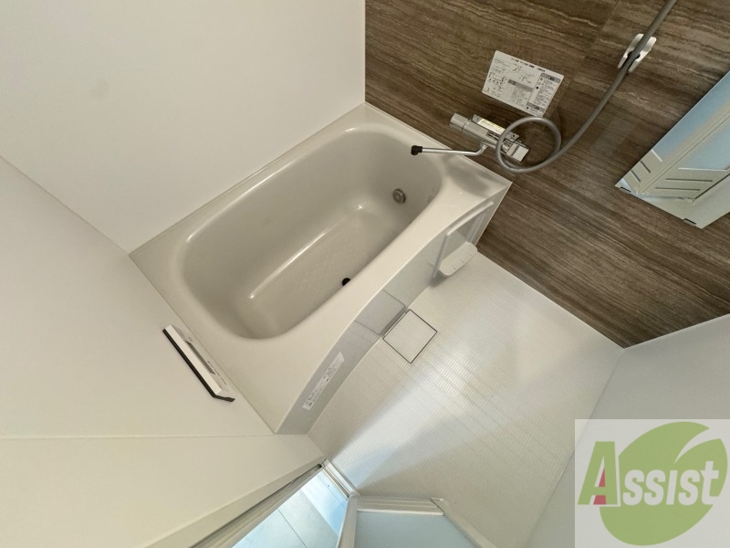 バス・シャワールーム　お風呂になります。一日の疲れを癒してくださいね。