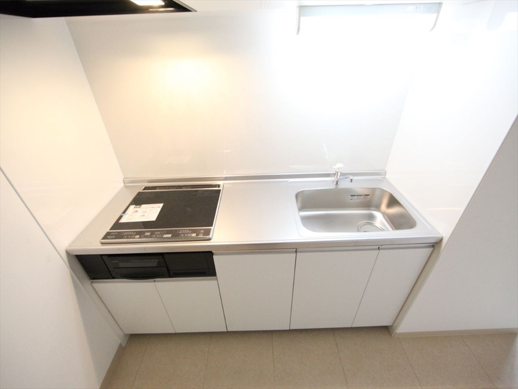 キッチン　システムキッチン（ＩＨ3口コンログリル付）