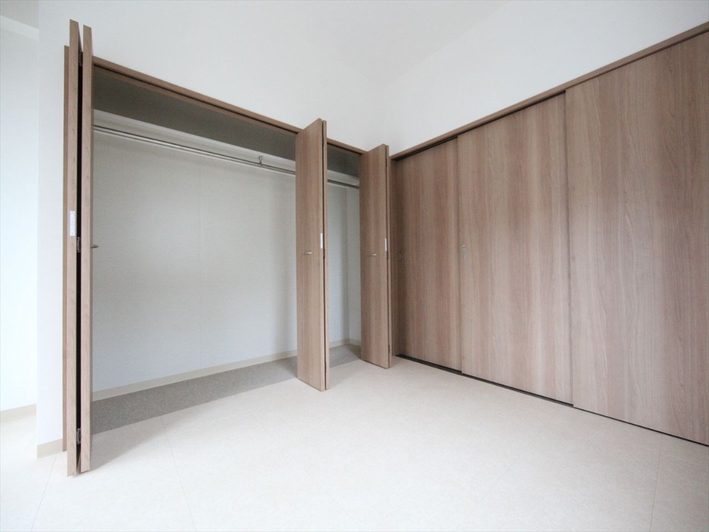 収納　洋室6帖　クローゼット付（収納充実してます）