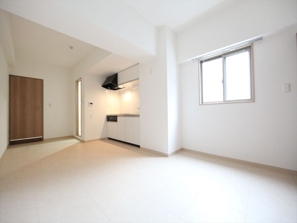 居室・リビング　ＬＤＫ12帖　洋室6帖とつなげても仕切っても使えます