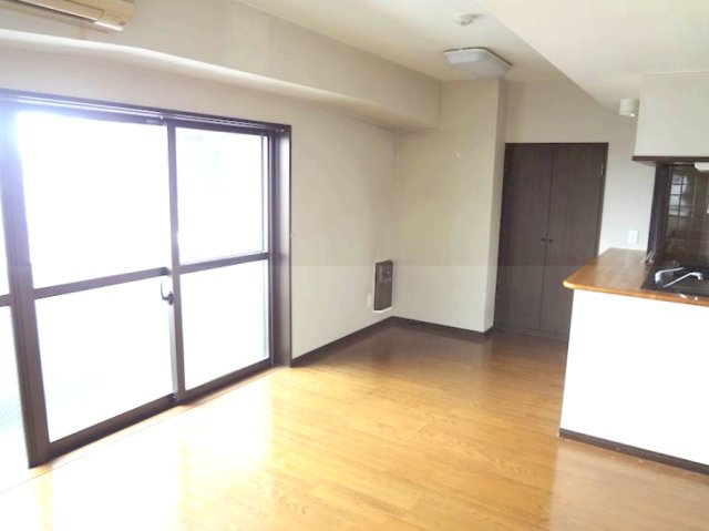 居室・リビング　ゆったり過ごせる居間です