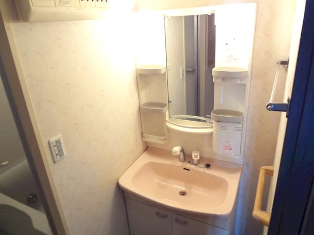 洗面設備　忙しい朝には欠かせない洗面所です